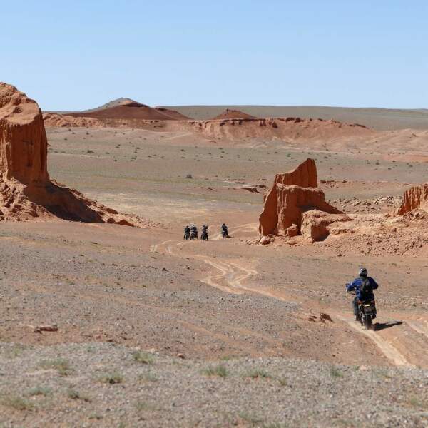 Motorradreisen Mongolei Hügelkette Landschaftsbild